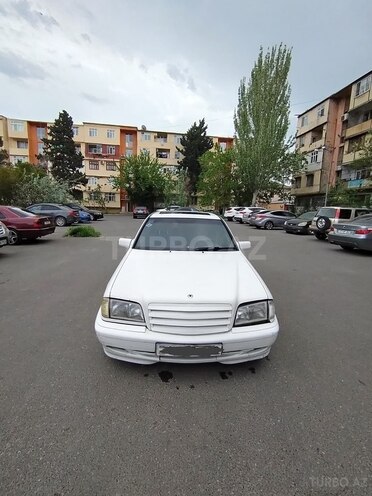 Mercedes C 240 2000, 410,000 km - 2.4 l - Bakı