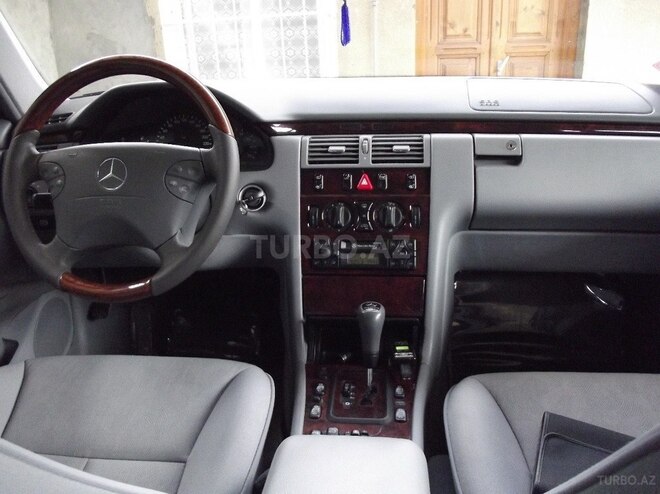 Mercedes E 240 2000, 117,300 km - 2.4 l - Gəncə