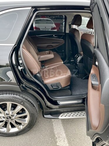 Kia Sorento-12