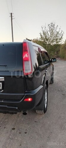 Nissan X-Trail 2000, 257,000 km - 2.0 л - Quba