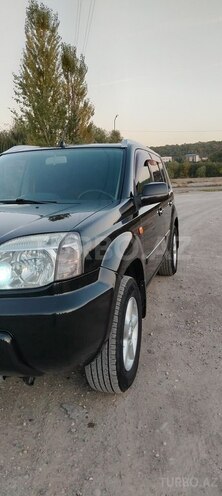 Nissan X-Trail 2000, 257,000 km - 2.0 л - Quba