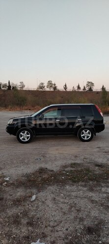 Nissan X-Trail 2000, 257,000 km - 2.0 л - Quba
