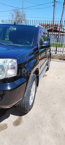 Nissan X-Trail 2000, 257,000 km - 2.0 л - Quba