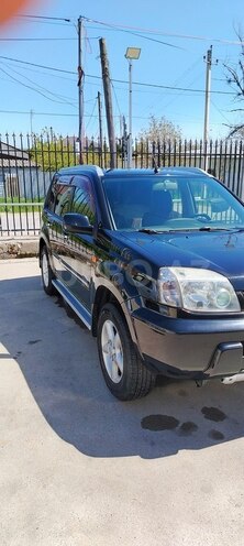 Nissan X-Trail 2000, 257,000 km - 2.0 л - Quba