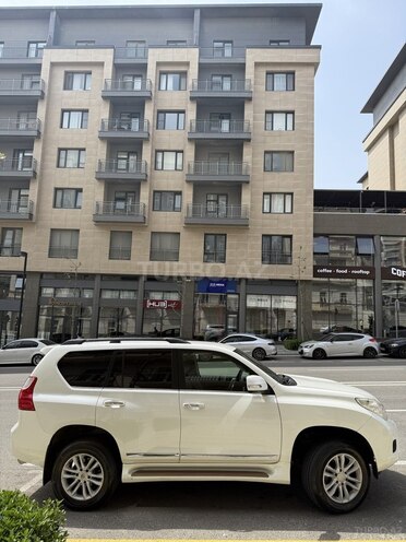 Toyota Land Cruiser Prado 2011, 330,000 km - 2.7 l - Bakı