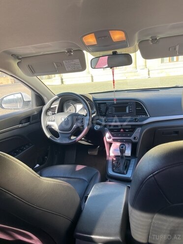 Hyundai Avante 2017, 70,000 km - 1.6 l - Ucar