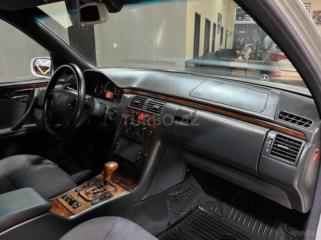 Mercedes E 240 1999, 277,007 km - 2.4 l - Sumqayıt