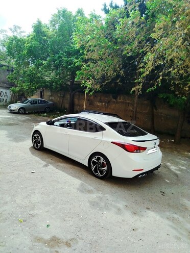 Hyundai Elantra 2015, 174,000 km - 1.8 l - Bakı
