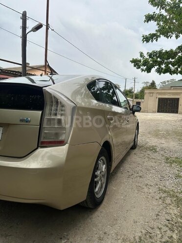 Toyota Prius-10