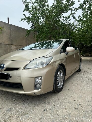 Toyota Prius-2