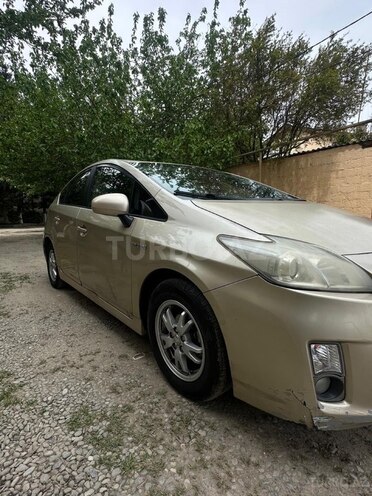 Toyota Prius-6