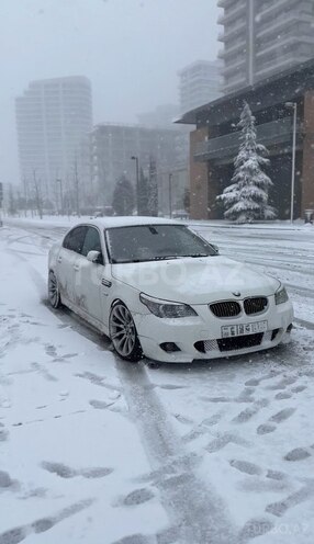 BMW 525 2006, 290,000 km - 2.5 л - Bakı