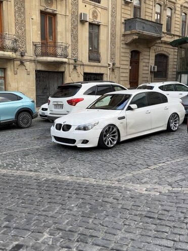 BMW 525 2006, 290,000 km - 2.5 л - Bakı