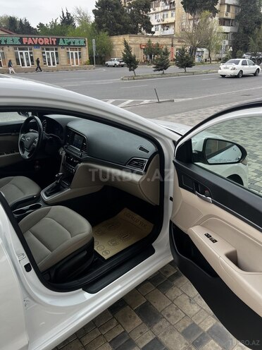 Hyundai Elantra 2016, 68,100 km - 2.0 l - Bakı
