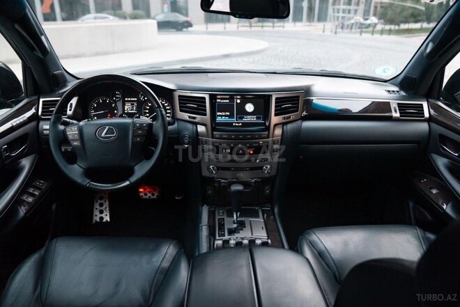 Lexus LX 570-14