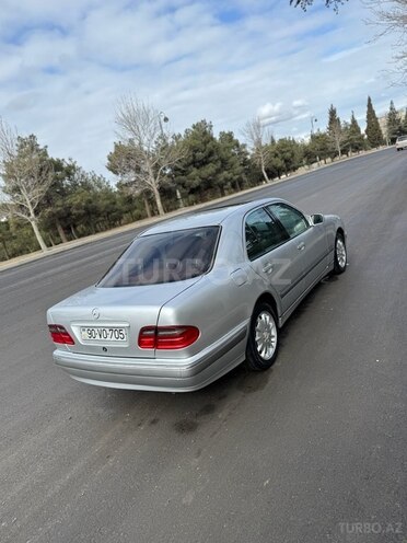 Mercedes E 200 2001, 270,000 km - 2.0 l - Gəncə