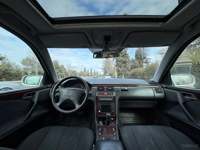 Mercedes E 200 2001, 270,000 km - 2.0 l - Gəncə