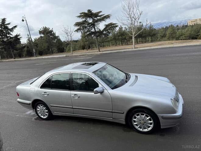 Mercedes E 200 2001, 270,000 km - 2.0 l - Gəncə