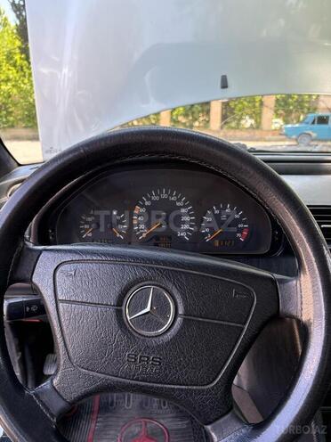 Mercedes C 180 2000, 487,000 km - 1.8 л - Yevlax