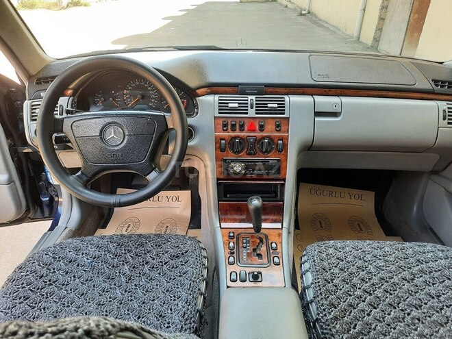 Mercedes E 240 1999, 226,000 km - 2.6 l - Gəncə