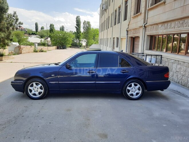 Mercedes E 240 1999, 226,000 km - 2.6 l - Gəncə
