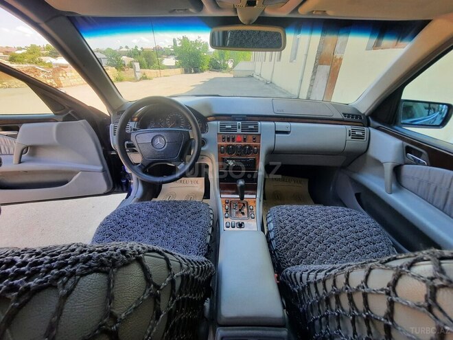 Mercedes E 240 1999, 226,000 km - 2.6 l - Gəncə