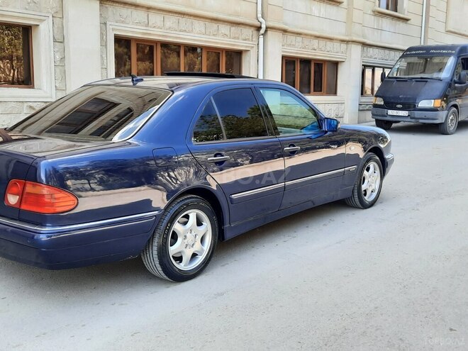 Mercedes E 240 1999, 226,000 km - 2.6 l - Gəncə