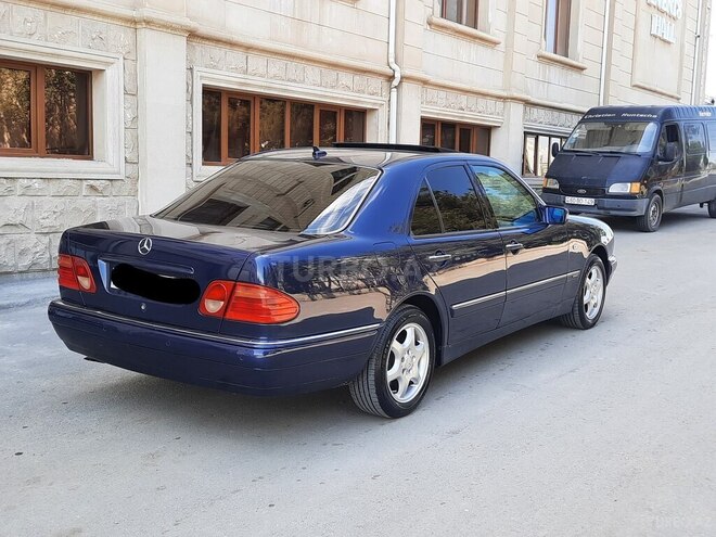 Mercedes E 240 1999, 226,000 km - 2.6 l - Gəncə