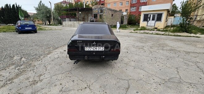 Mercedes E 250 1990, 213,565 km - 2.5 l - Sumqayıt