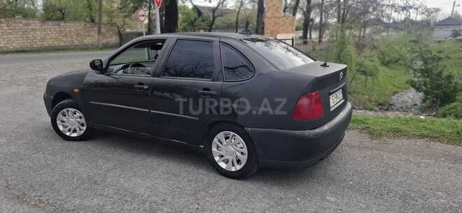 Volkswagen Polo 1998, 352,666 km - 1.6 l - Zaqatala