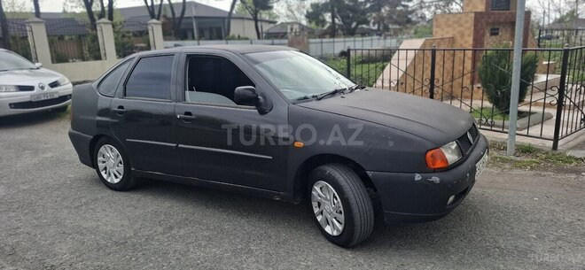 Volkswagen Polo 1998, 352,666 km - 1.6 l - Zaqatala