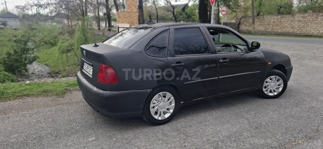 Volkswagen Polo 1998, 352,666 km - 1.6 l - Zaqatala