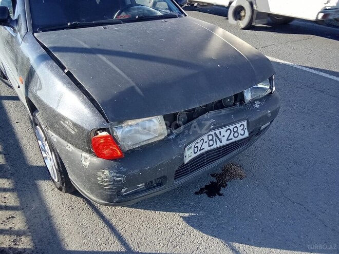 Volkswagen Polo 1998, 352,666 km - 1.6 l - Zaqatala