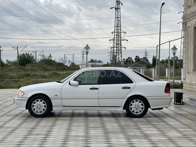 Mercedes C 200 1999, 356,884 km - 2.0 l - Saatlı