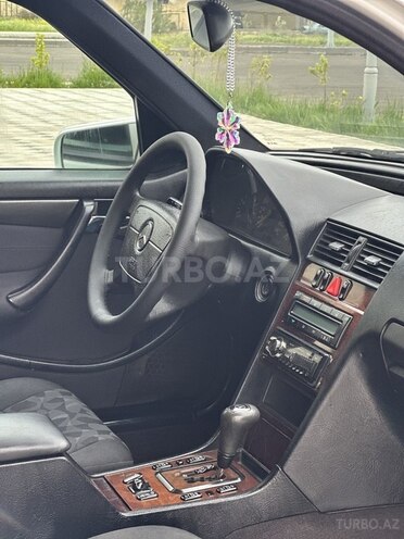 Mercedes C 200 1999, 356,884 km - 2.0 l - Saatlı