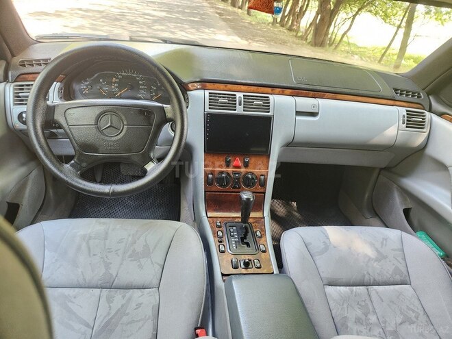 Mercedes E 240 1998, 463,001 km - 2.4 l - Bakı