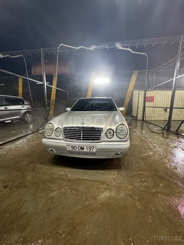 Mercedes E 240 1999, 300,000 km - 2.4 l - Bakı