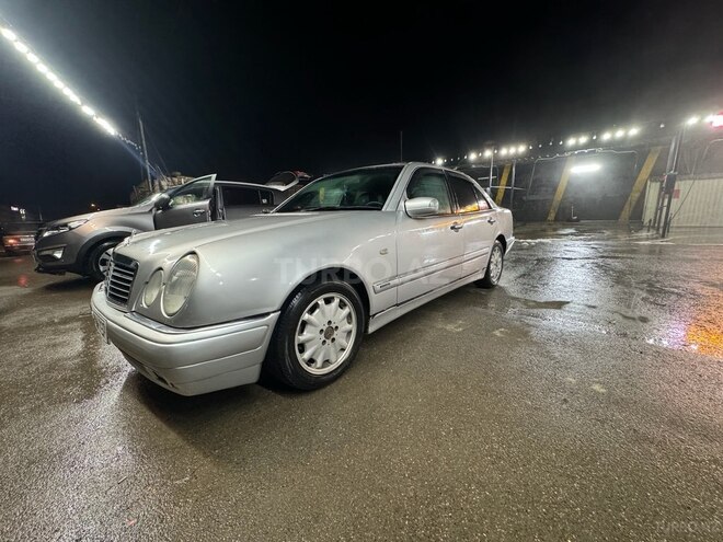 Mercedes E 240 1999, 300,000 km - 2.4 l - Bakı