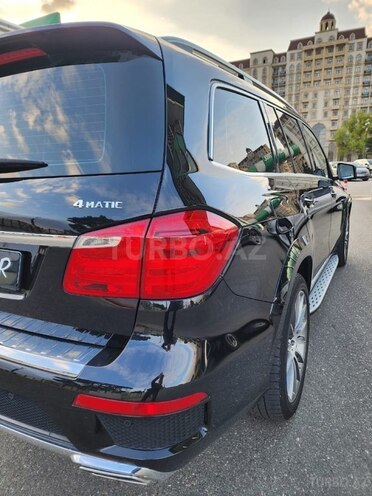 Mercedes GL 500 4MATIC-6