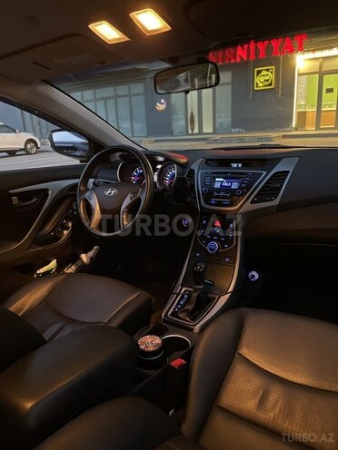Hyundai Elantra 2015, 201,000 km - 1.6 l - Bakı