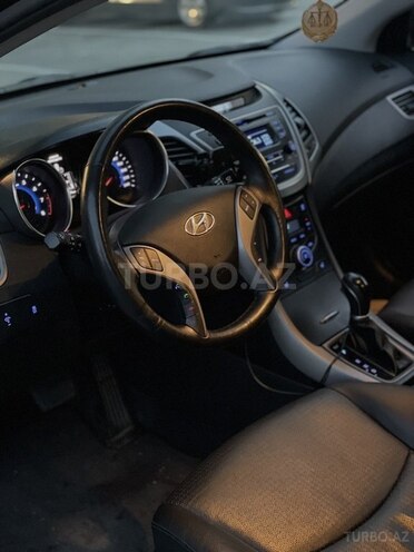 Hyundai Elantra 2015, 201,000 km - 1.6 l - Bakı