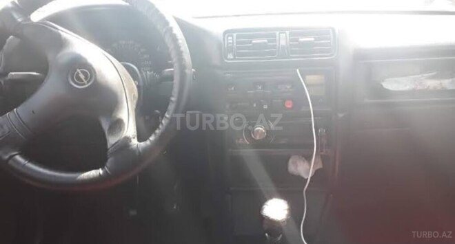 Opel Vectra 1994, 200,000 km - 1.7 l - Bakı