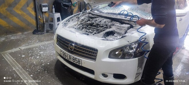 Nissan Maxima-12