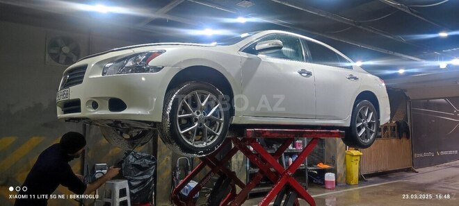 Nissan Maxima-13