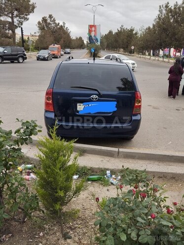 Toyota Corolla 2006, 257,000 km - 1.4 l - Şirvan