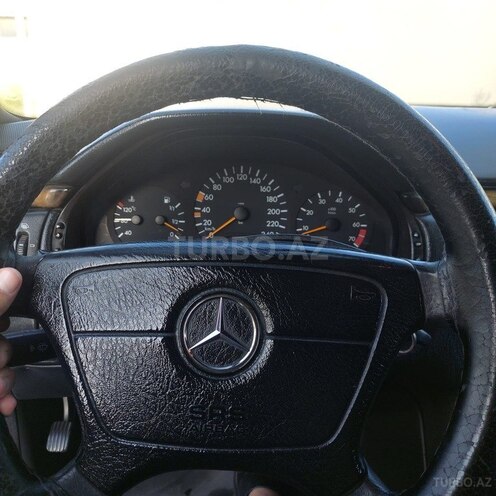 Mercedes E 240 1998, 285,000 km - 2.4 l - Ağcabədi