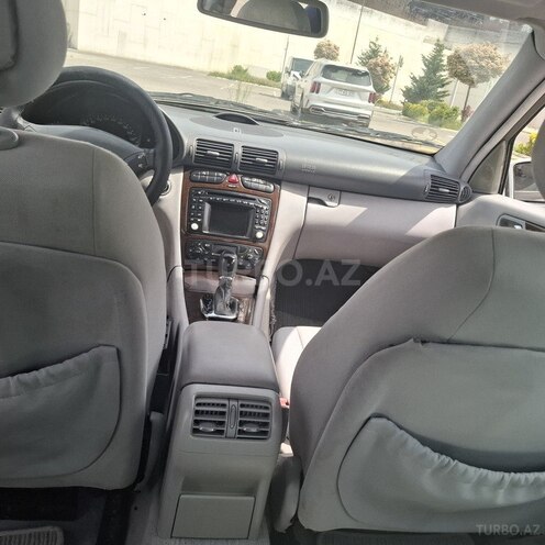 Mercedes C 270 2001, 460,000 km - 2.7 l - Bakı
