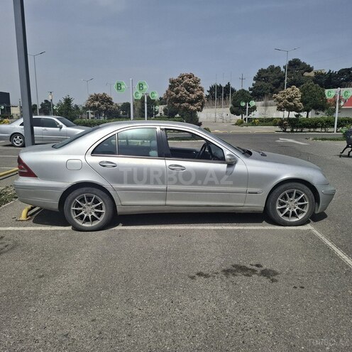 Mercedes C 270 2001, 460,000 km - 2.7 l - Bakı