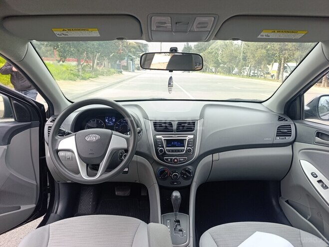 Hyundai Accent-8