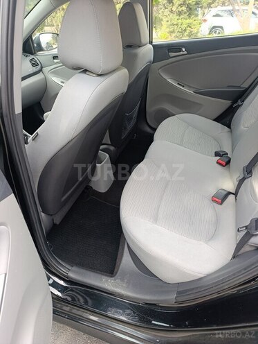 Hyundai Accent-9